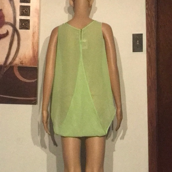 Women’s Wear - Picture 2 of 3